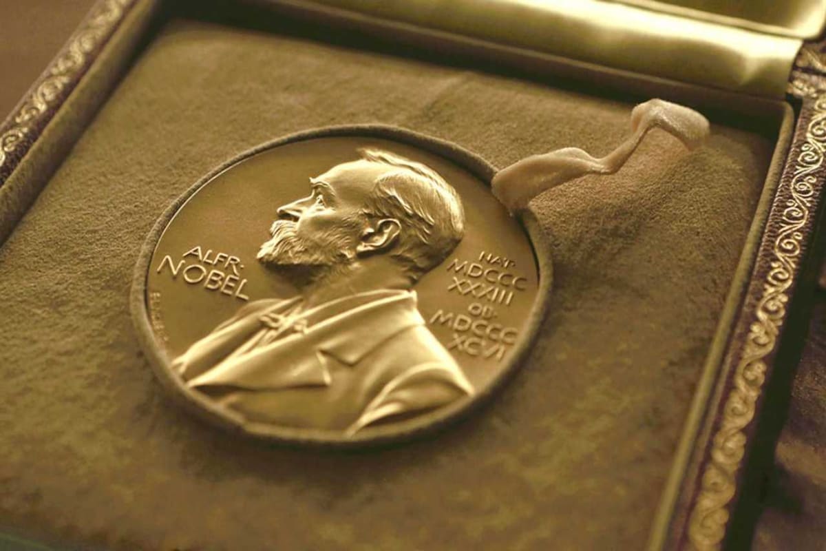 Nobel-Prize-Medallion_AP.jpg